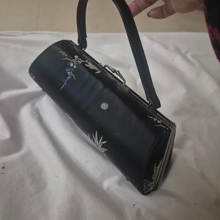 Floral Embroidered Clutch Purse