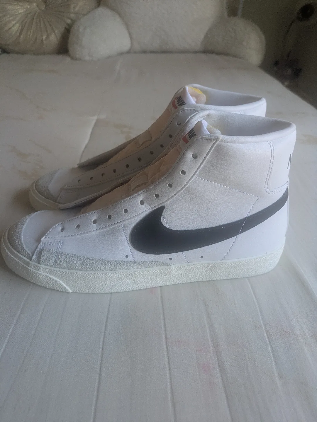 Nike Blazer Mid '77 White/Black - Size 9 Brand New Never Worn image indicator(2)