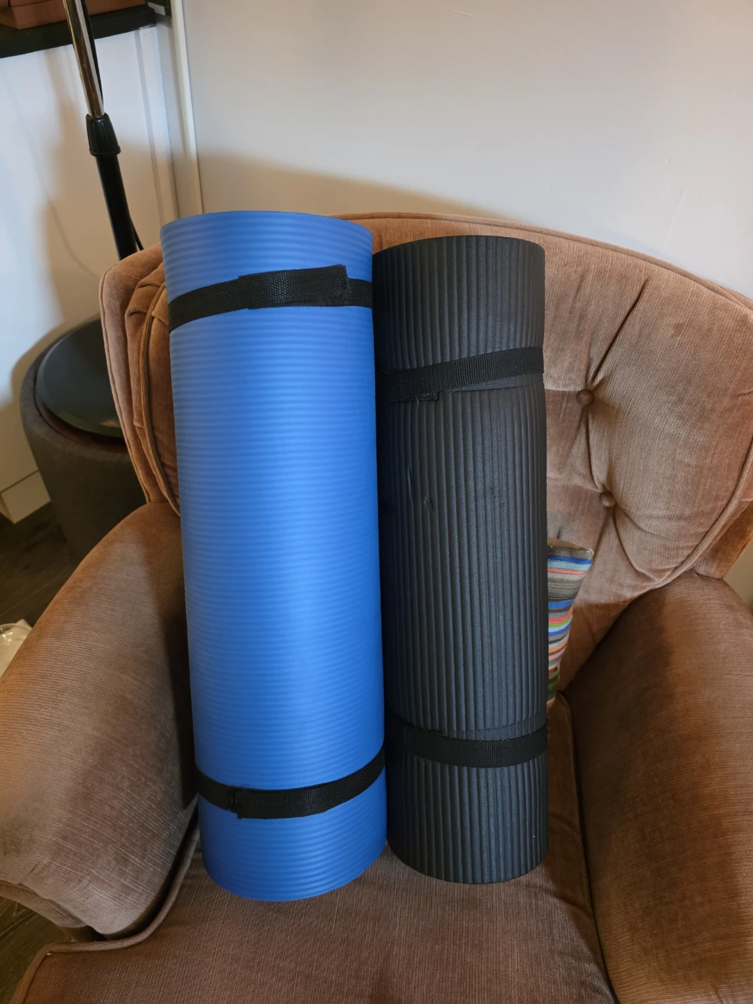Queen sized sleeping bag and 2 pads - photo 4