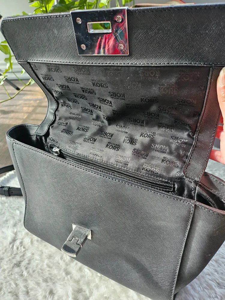 Michael Kors Black Leather Handbag image indicator(3)