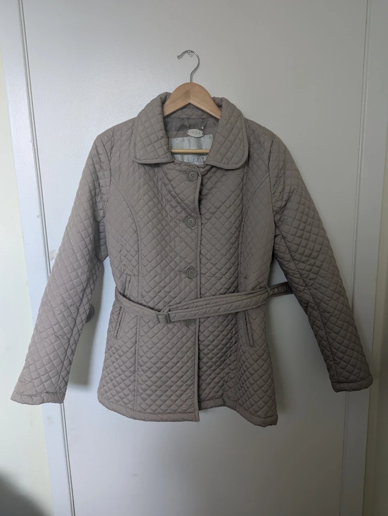 Apolgy Quilted Beige Jacket Size Large