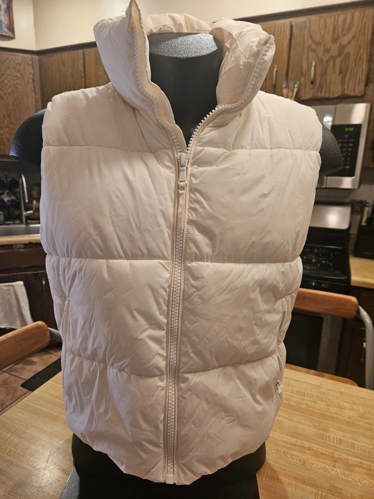 Old Navy Puffer Vest - Size M