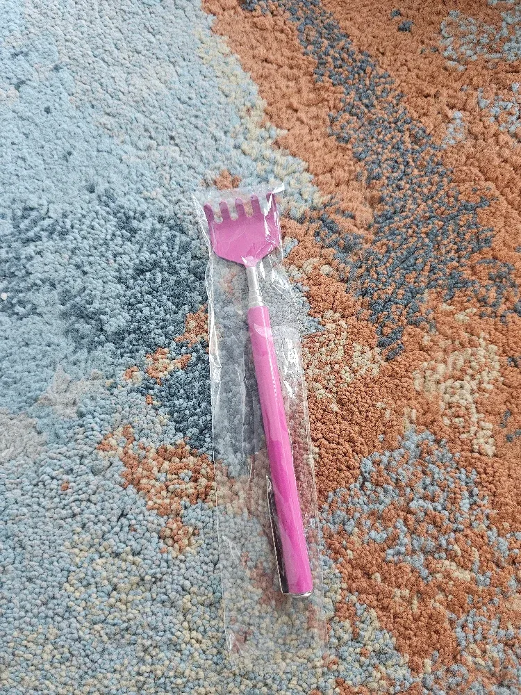 Extendable Back Scratcher - Pink