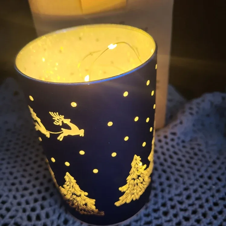 Avon Light Luminary Holiday Scene image indicator(4)