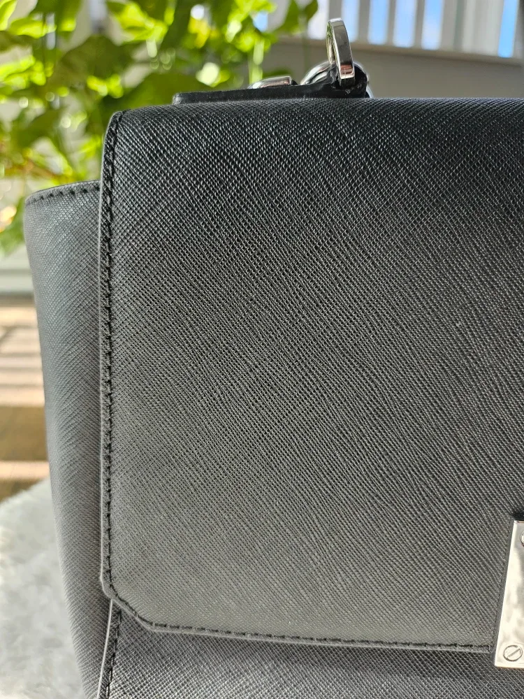 Michael Kors Black Leather Handbag image indicator(4)