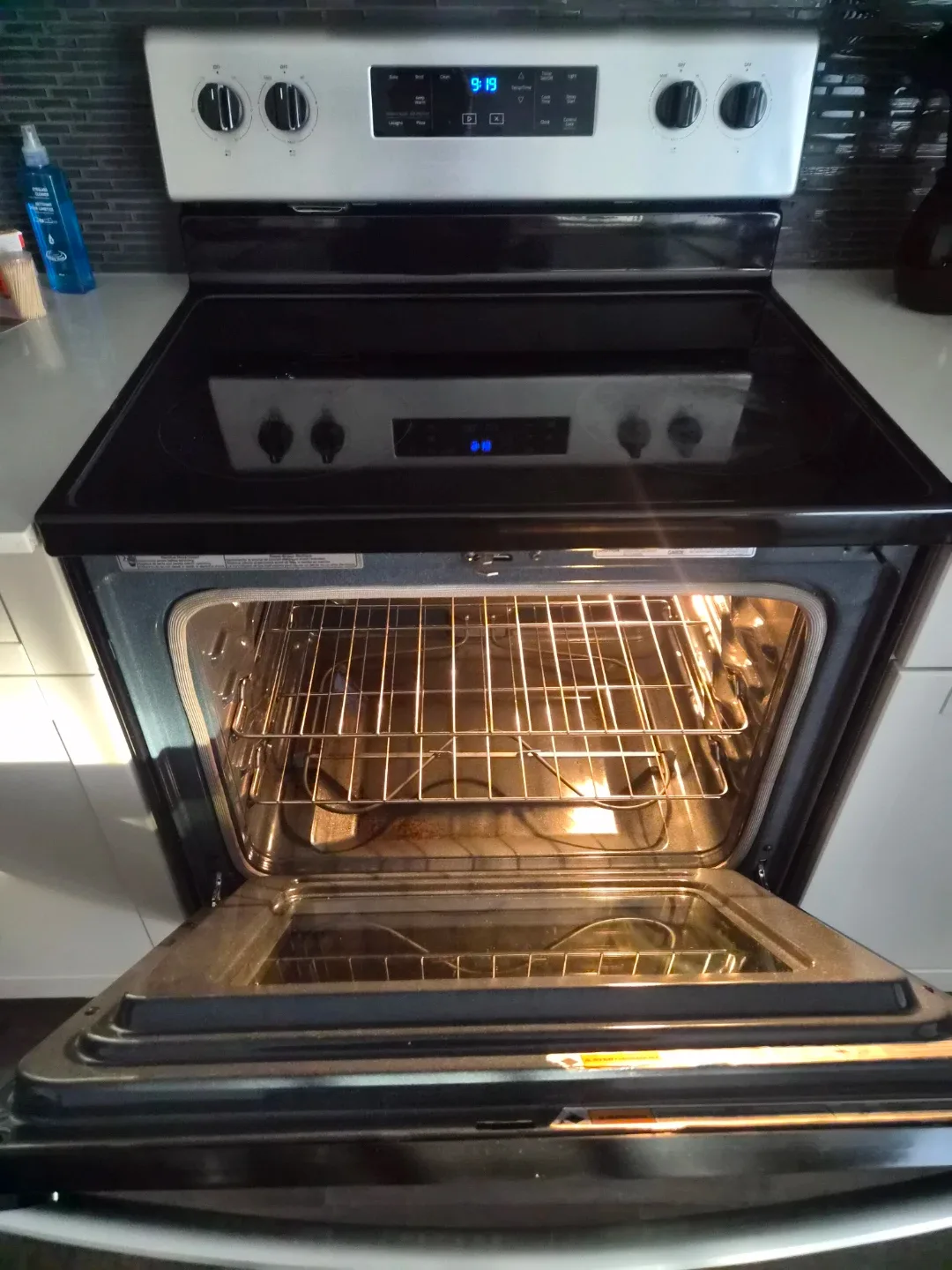 Whirlpool Electric Range image indicator(2)