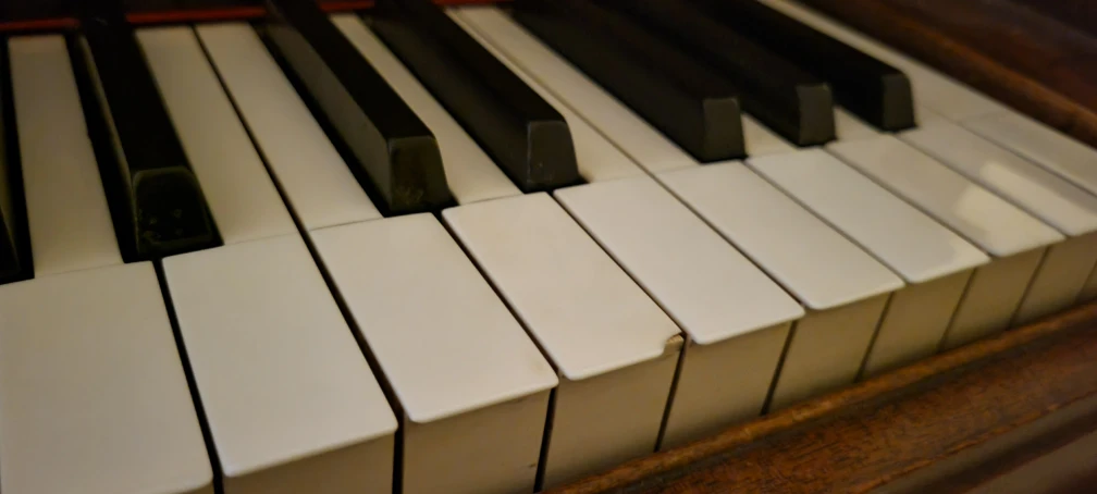 Gerhard Heintzman Piano with Bench - As Is - photo 3