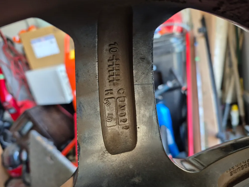 Set of MIRAGE 225/40R17 Tires image indicator(7)