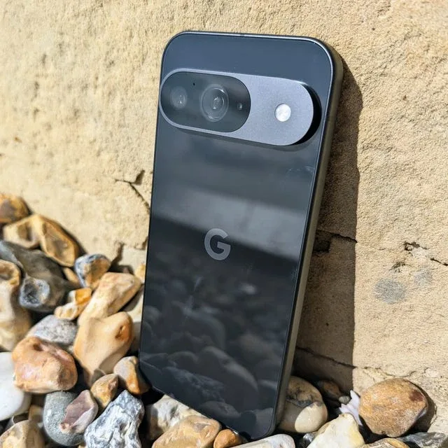 Google Pixel 9 – Black Obsidian (128GB) 💎 Excellent | Unlocked image indicator(2)