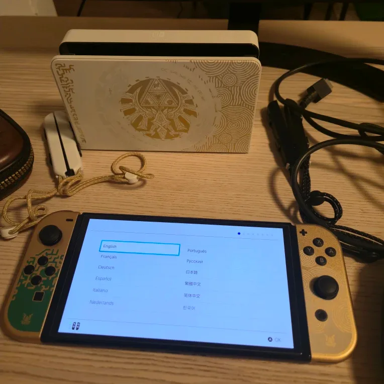 Nintendo Switch OLED Zelda Edition. Great condition. image indicator(2)