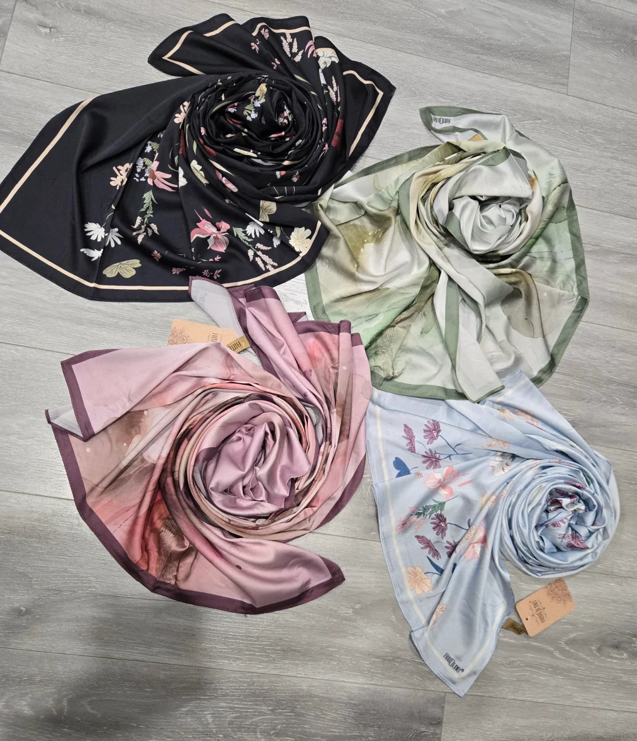 Silk Printed Hijabs image indicator(2)