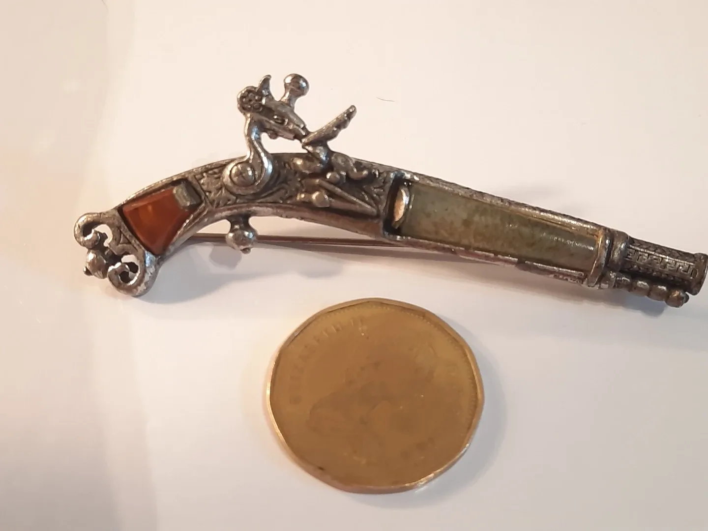 Vintage Pistol Brooch image indicator(2)
