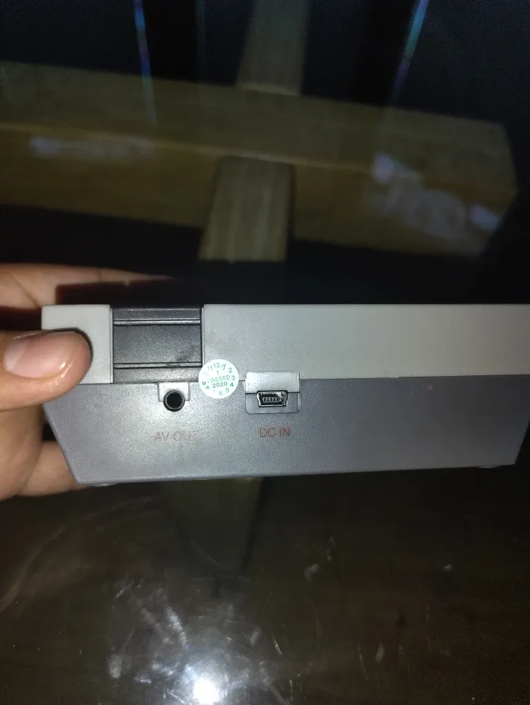 Nintendo Entertainment System (NES) Classic Edition image indicator(3)