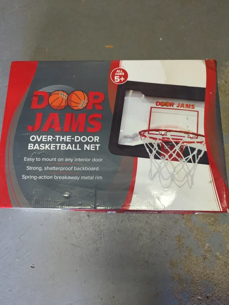 Door Jams Over-the-Door Basketball Net - New in Box! image indicator(2)