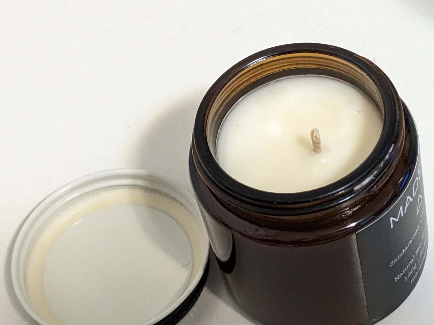 Madera Sandalwood + Frankincense Soy Travel Candle image indicator(2)