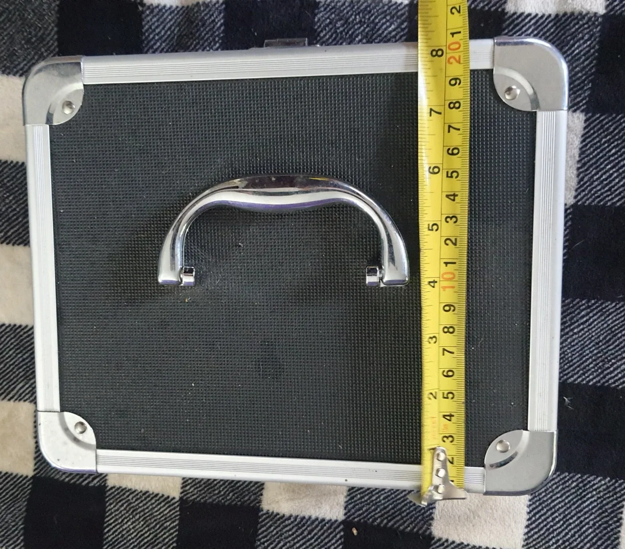 Vaultz Locking Storage Box image indicator(6)