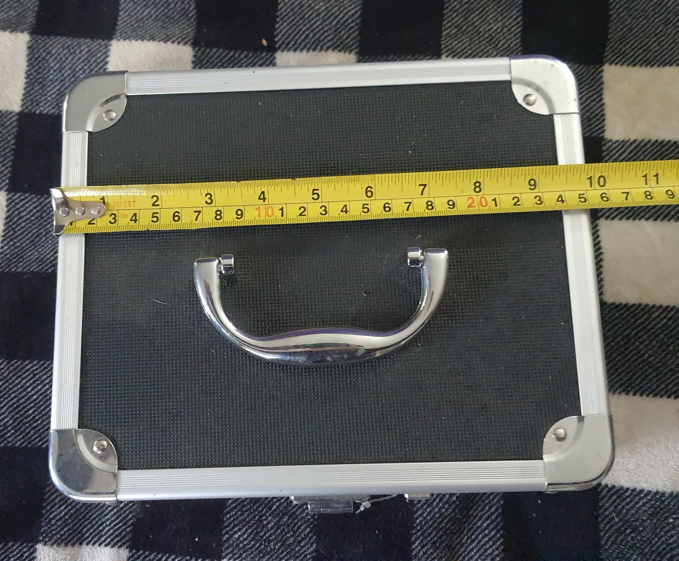 Vaultz Locking Storage Box image indicator(7)
