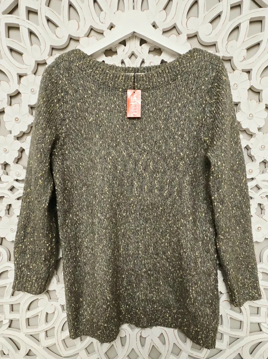 New with tag Veeko Grey Sweater, Size F (fits like M) image indicator(2)