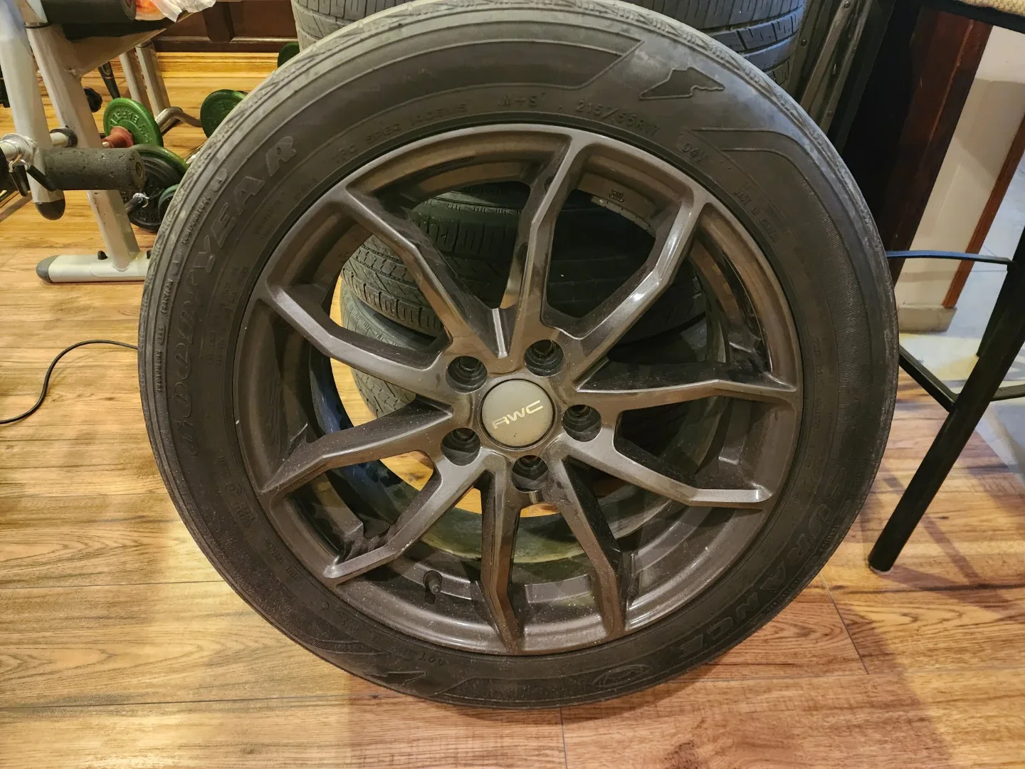 2015 Chevy Cruise rims and tires image indicator(2)