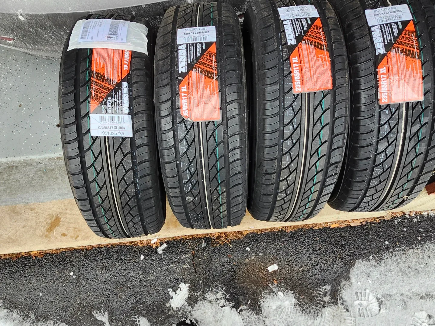 Set of 4 Zeetex ZT6000 Tires 235/65R17 XL - NEW image indicator(9)