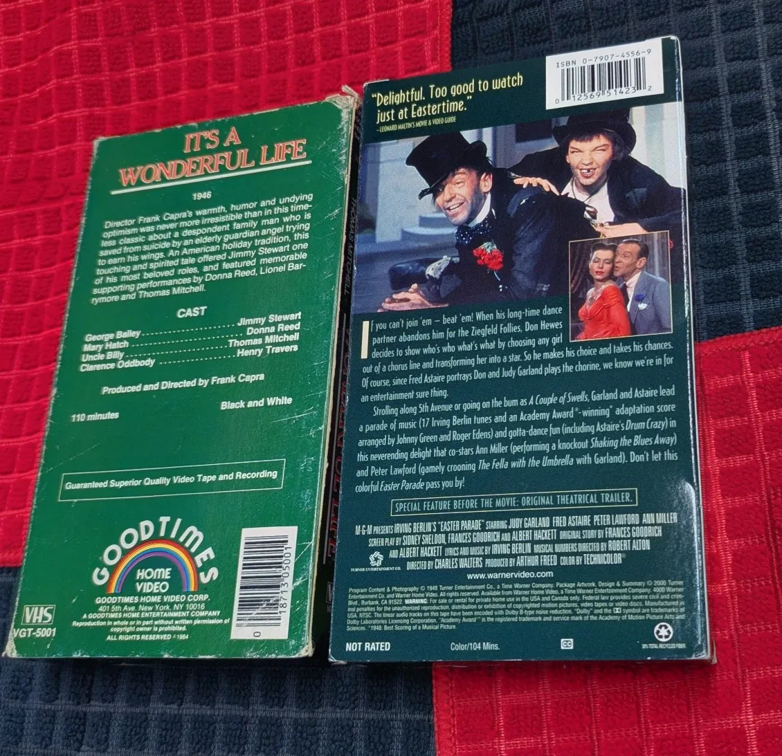 It's a Wonderful Life & Easter Parade VHS Tapes image indicator(3)