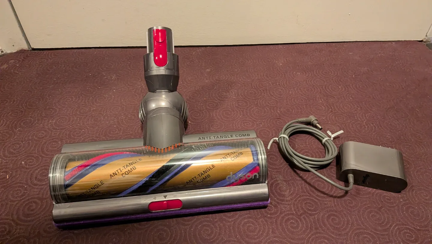 Dyson Anti-Tangle Comb Vacuum Head + Charger