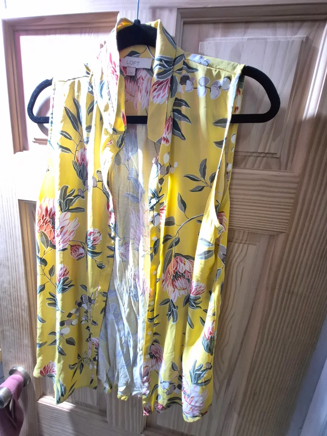Ann Taylor Loft Yellow Floral Sleeveless Button Down Top L image indicator(2)