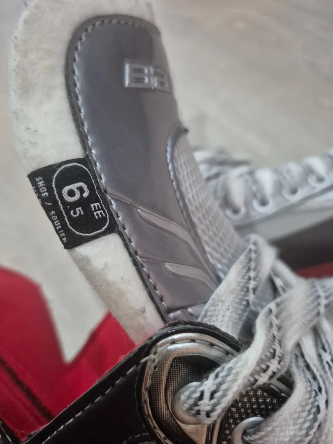 Bauer X4 Youth Hockey Skates - Size 6.5 image indicator(4)