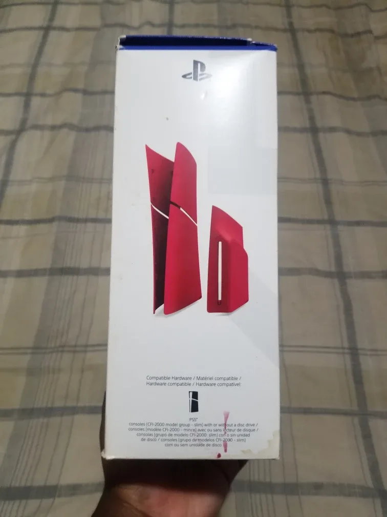 Deep Red PS5 Slim Disc Covers image indicator(2)