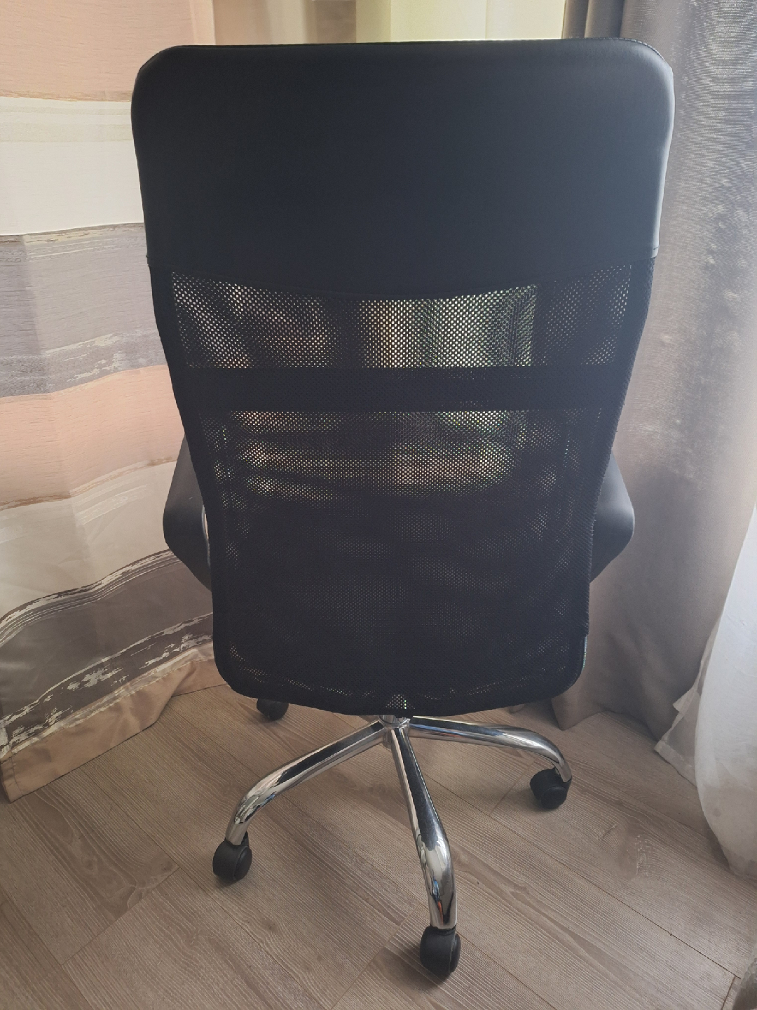 Black Office Chair - photo 4