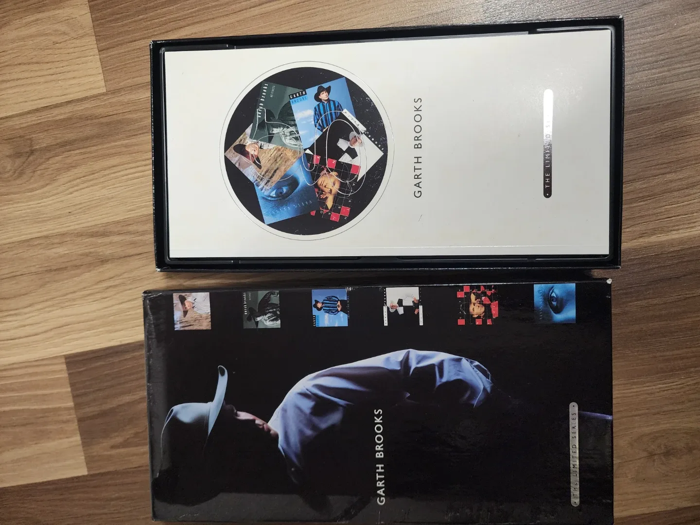 Garth Brooks - The Limited Series CD Box Set image indicator(3)