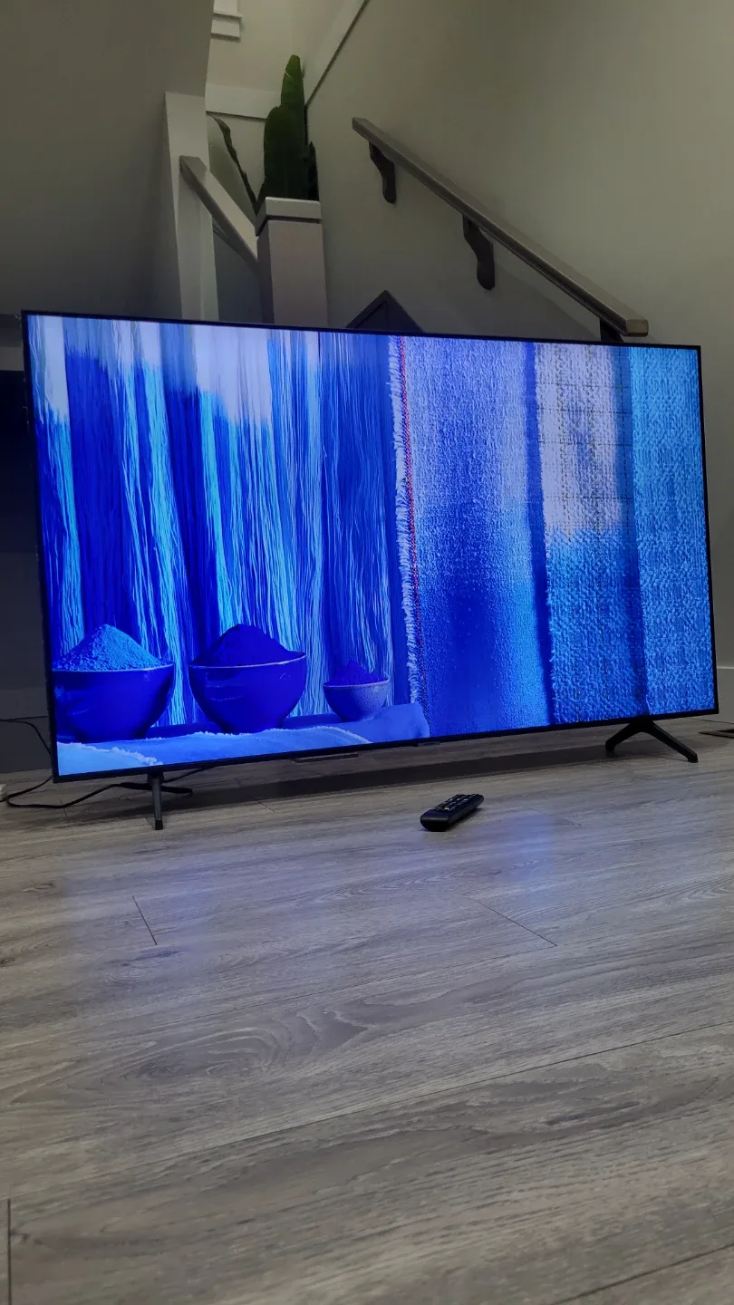 58" SAMSUNG 4K CRYSTAL UHD SMART TV image indicator(2)