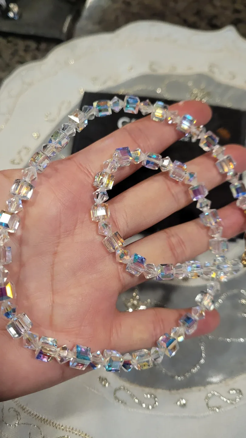 Swarovski crystal necklace image indicator(5)