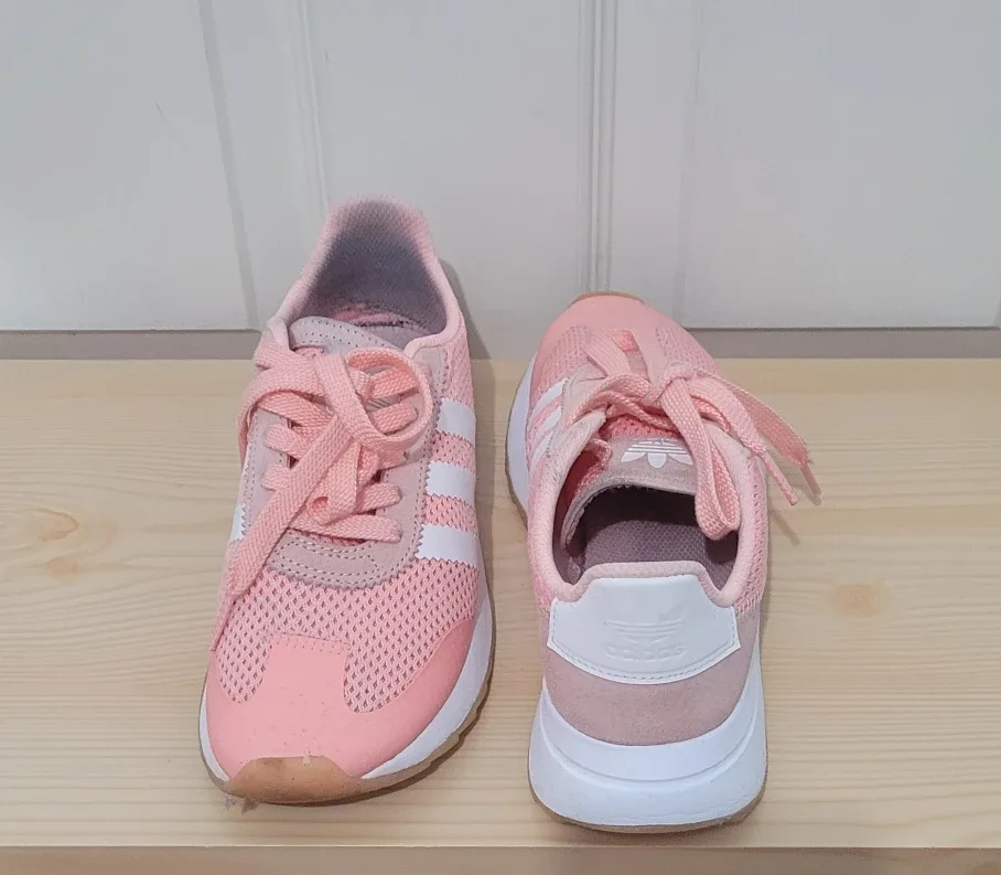 Adidas Pink Running Shoes image indicator(3)