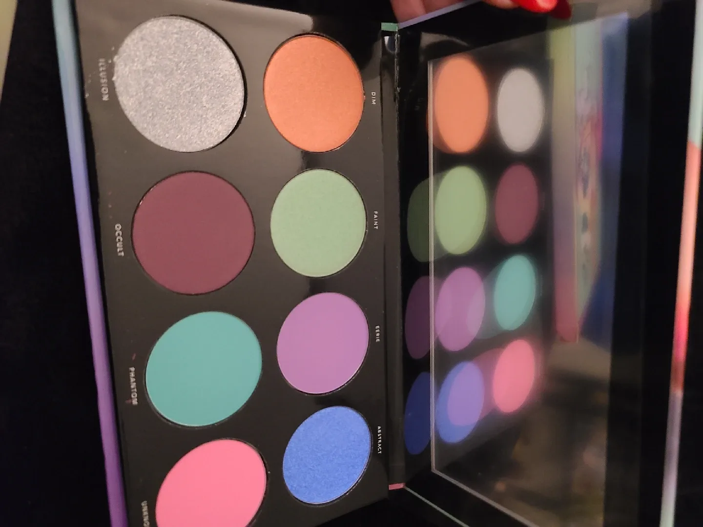 Linda Hallberg Spectral Eyeshadow Palette image indicator(2)