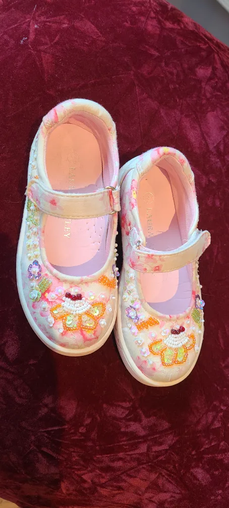 Laura Ashley Toddler Shoes - Size 9