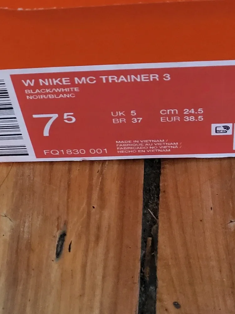 BNIB)Nike W Nike MC Trainer 3 US 7.5 Women's Running Shoes image indicator(6)