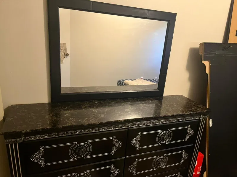 Bedroom Set - Bed, Dresser, Mirror, Nightstand