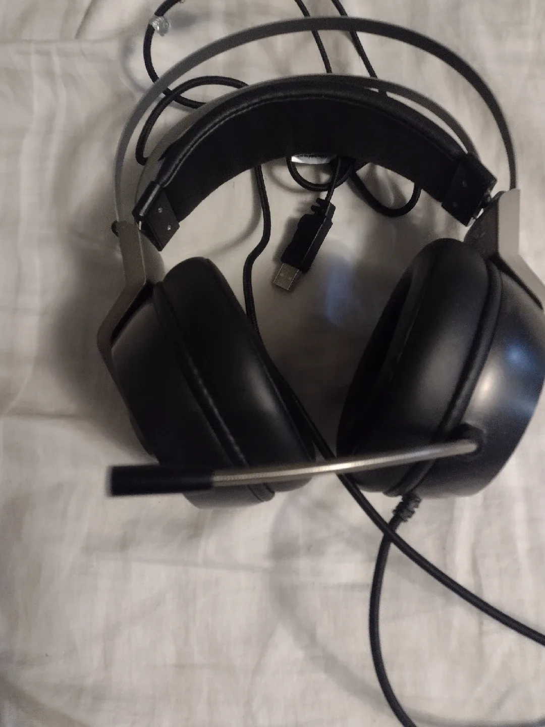 MPC Black Gaming Headset with Mic image indicator(2)