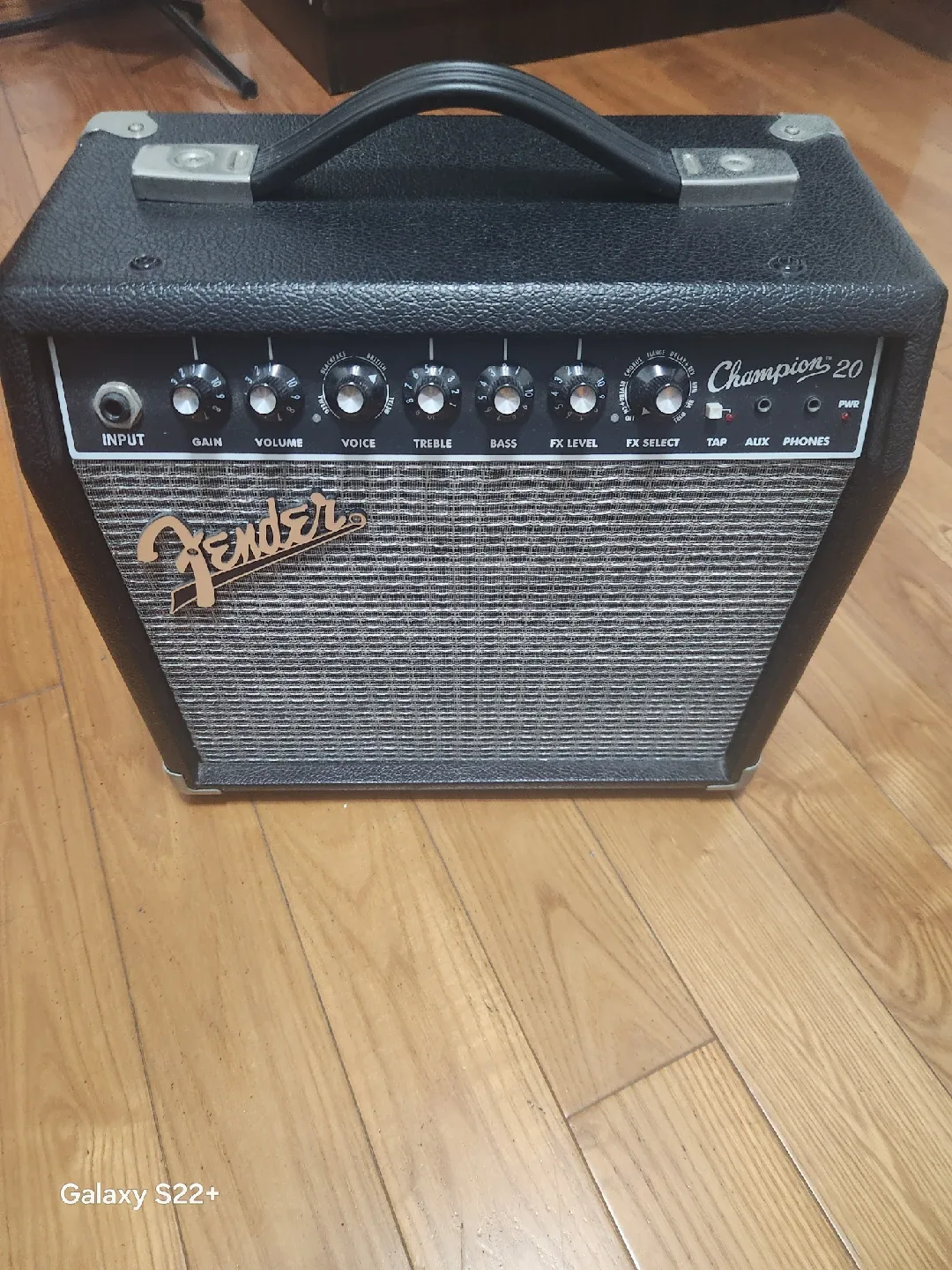 Fender Champion 20 Guitar Amplifier image indicator(2)