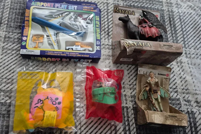 Collectable Elfs & other items (price listed)