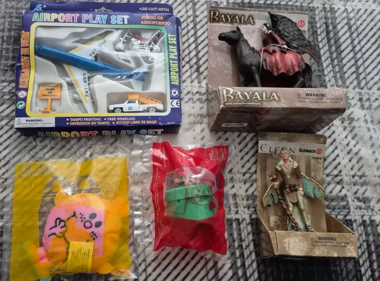 Collectable Elfs & other items (price listed) image indicator(2)