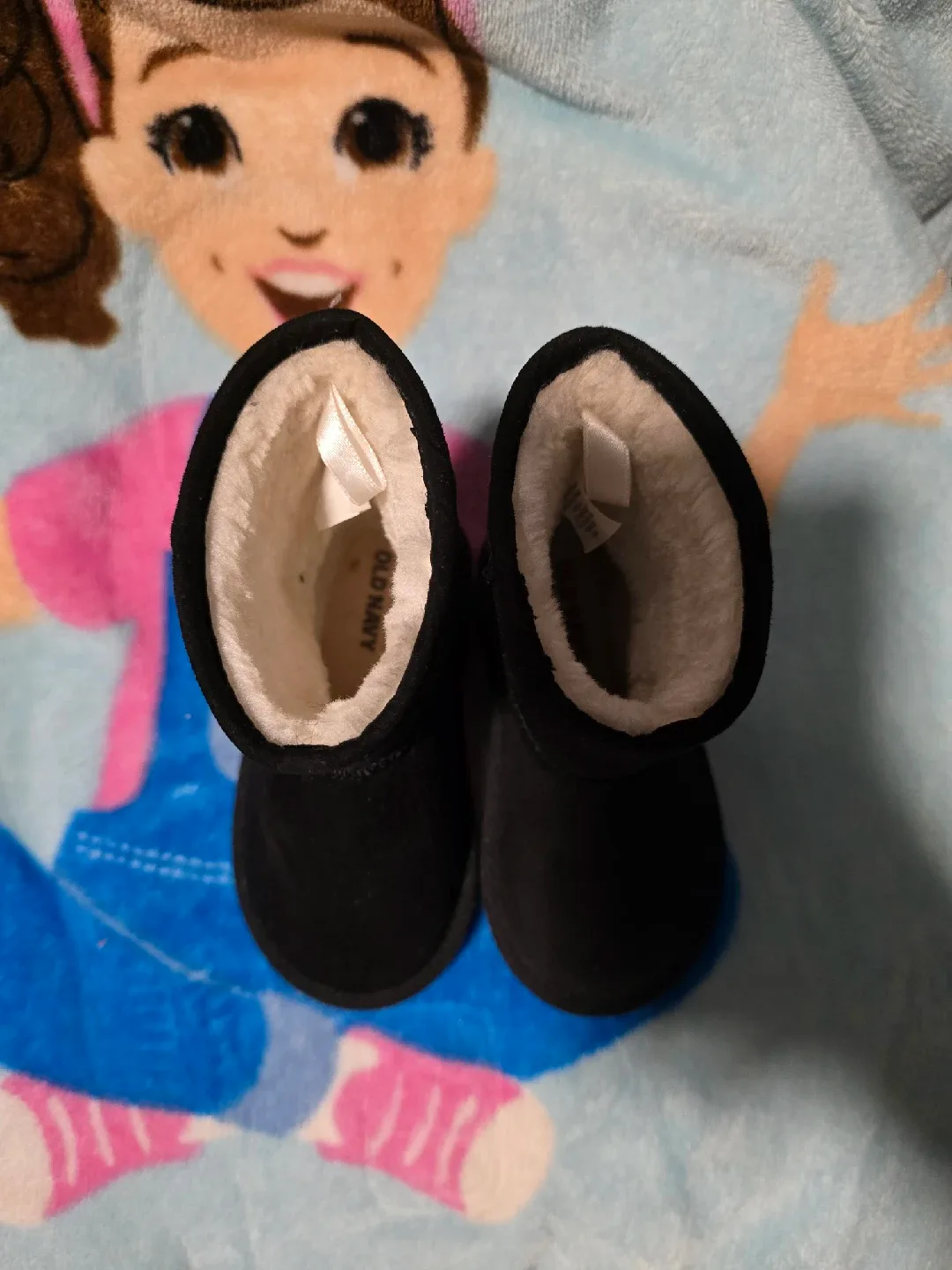 Old Navy Black Faux Suede Shearling Boots image indicator(2)