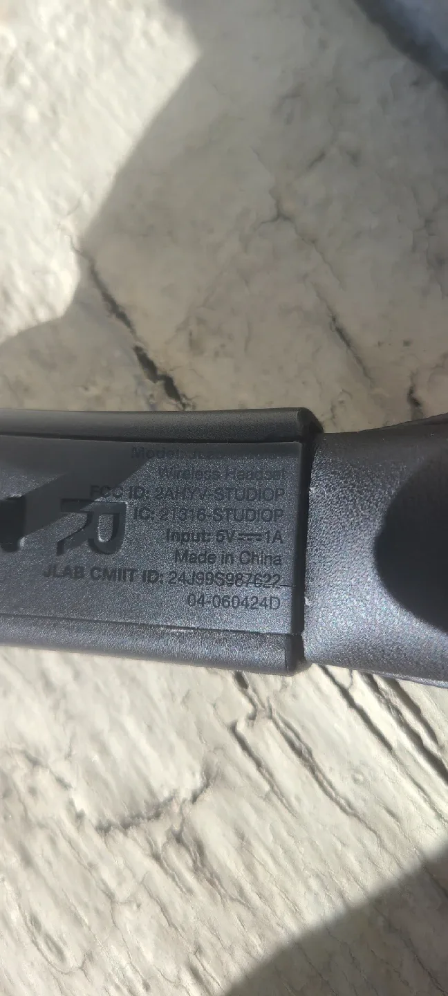 JLab V-Studio Headphones image indicator(3)