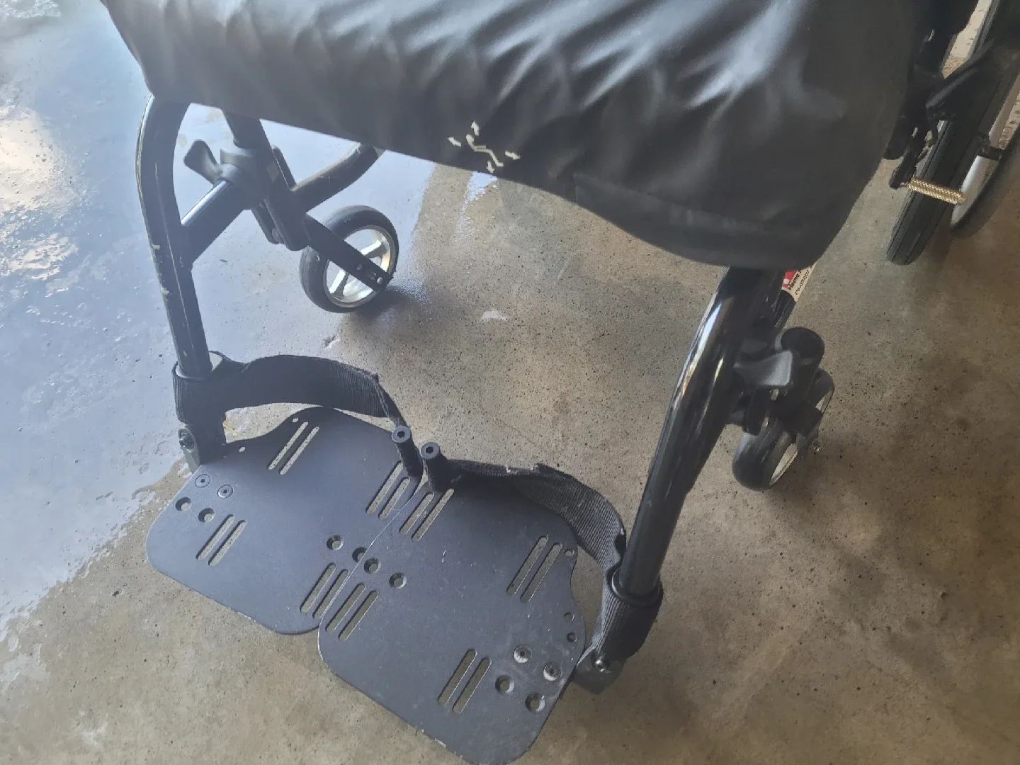 Quickie Wheelchair image indicator(8)