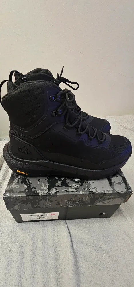 New in box Nortiv Black Hiking Boots
