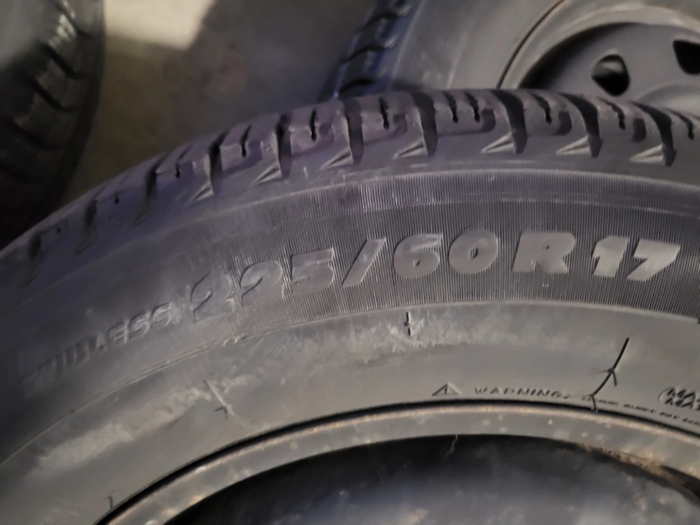 Michelin 225/60R17 Winter Tires on Rims - photo 4