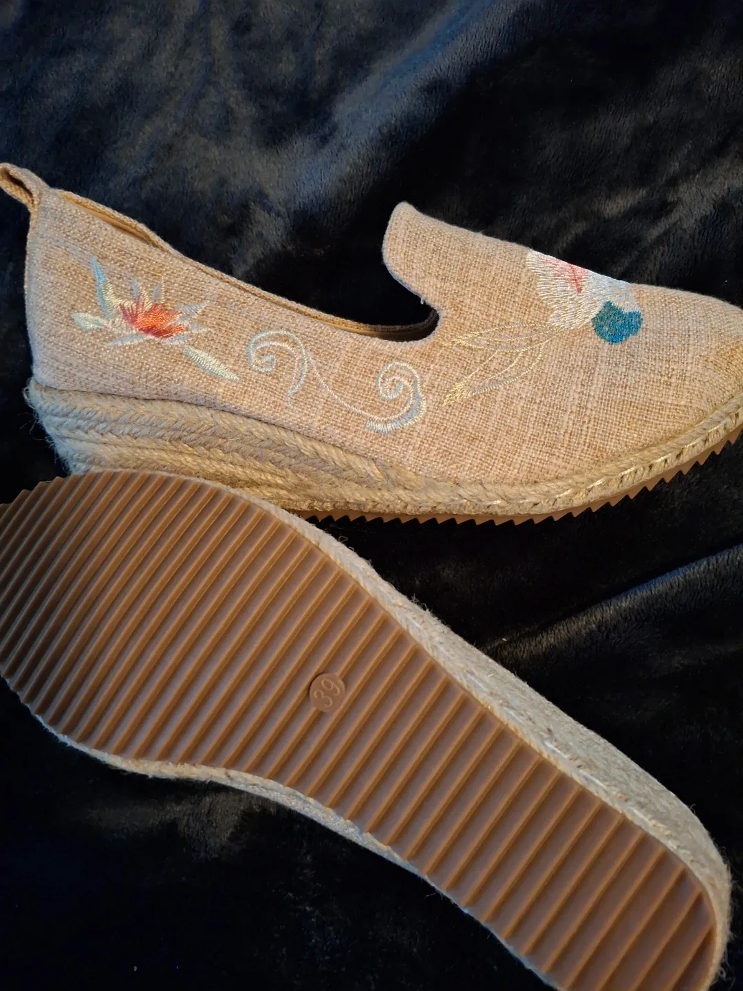 Espadrille Wedge Slip-on Shoes - Size 9 image indicator(3)