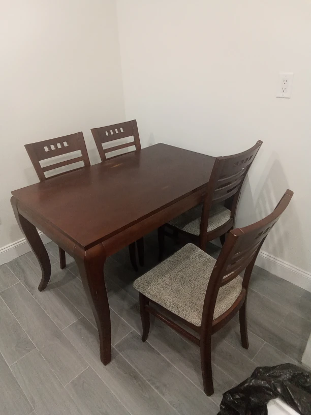 Kitchen table and 4 chairs