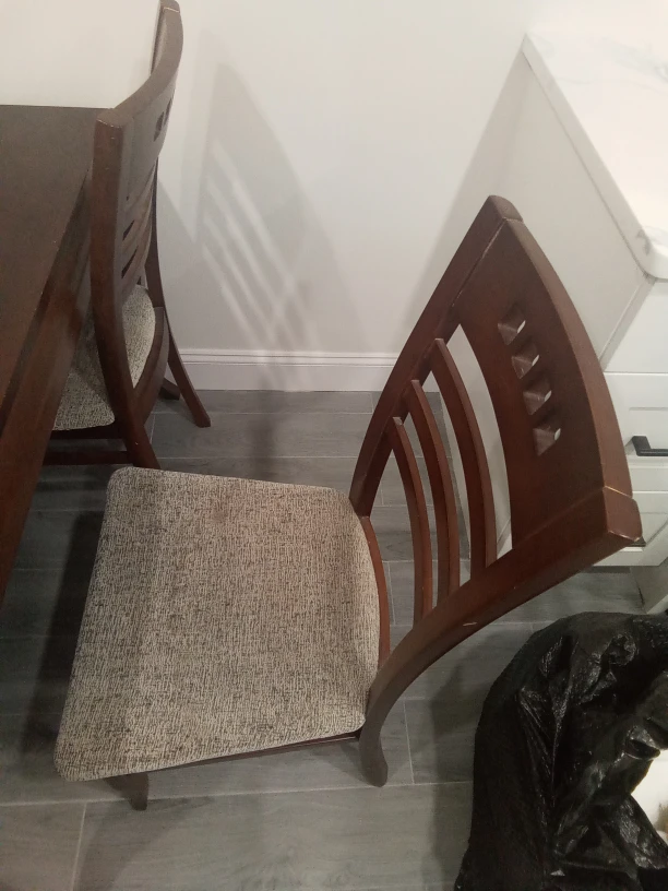 Kitchen table and 4 chairs - photo 2